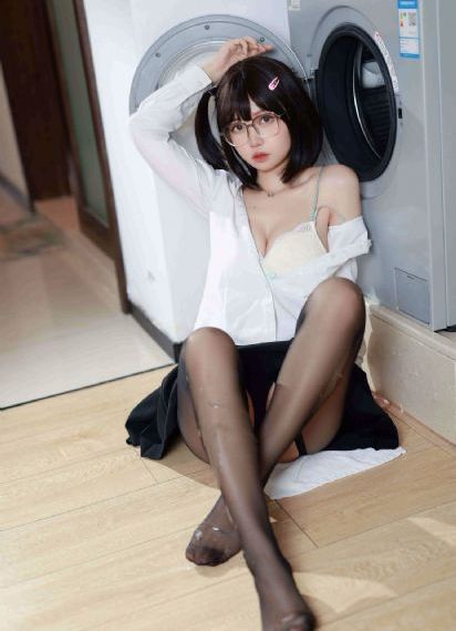 女教师淫辱の教室蜜av臀_720高清完整版播放